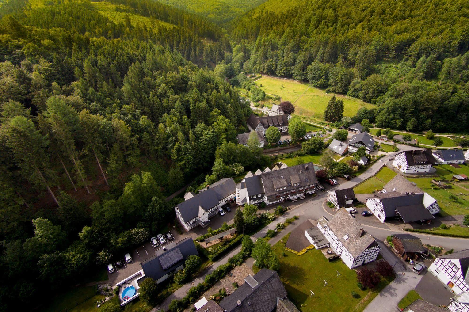 Hotel&Gasthof Hubertushöhe - Ihr Hotel für Urlaub mit Hund Schmallenberg Exterior foto